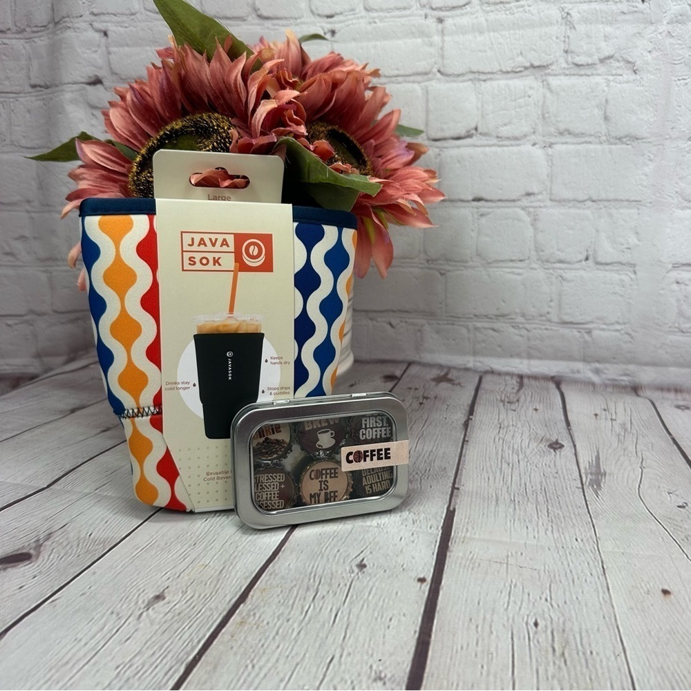 NWT boutique Java Sok Colorful Coffee Sleeve and coffee magnet set